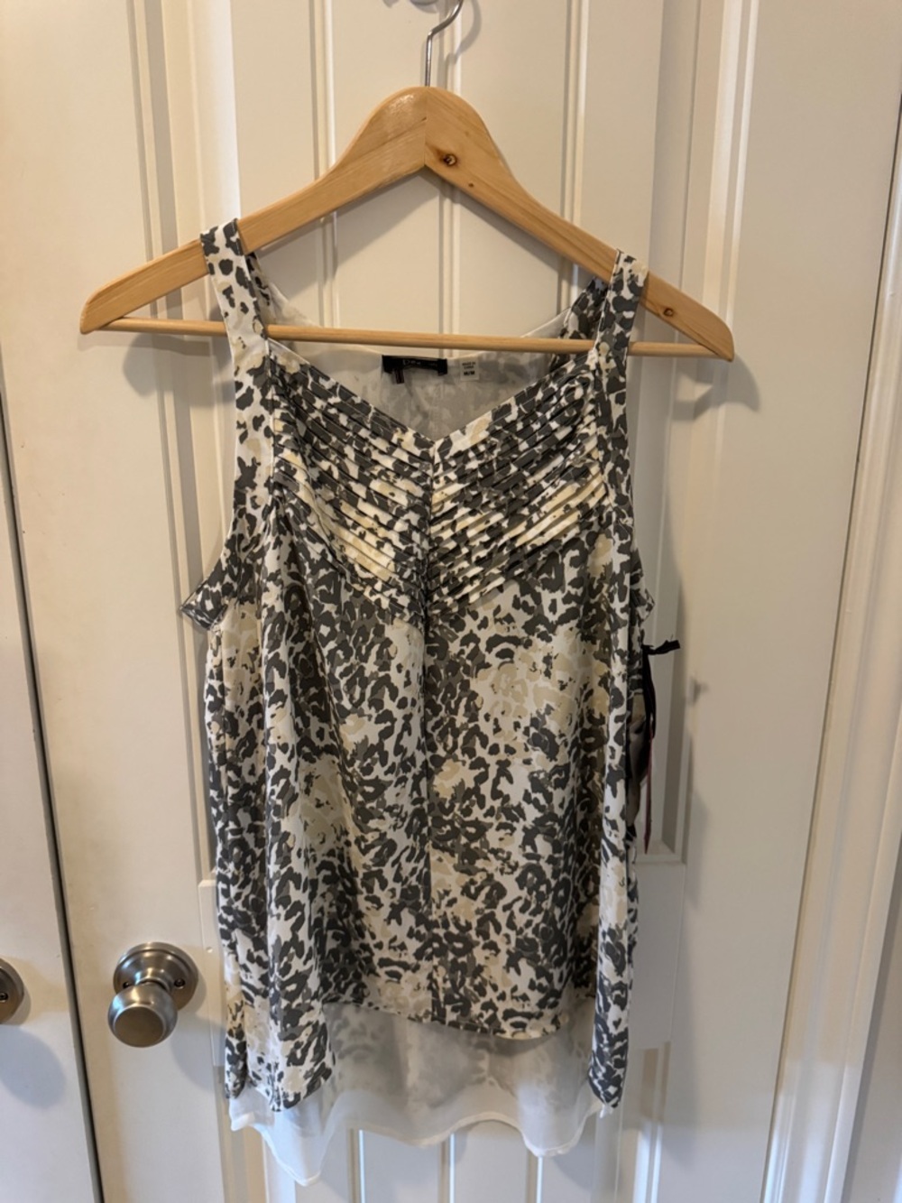 Dex Sleeveless Printed Chiffon Camisole in Gray and Cream